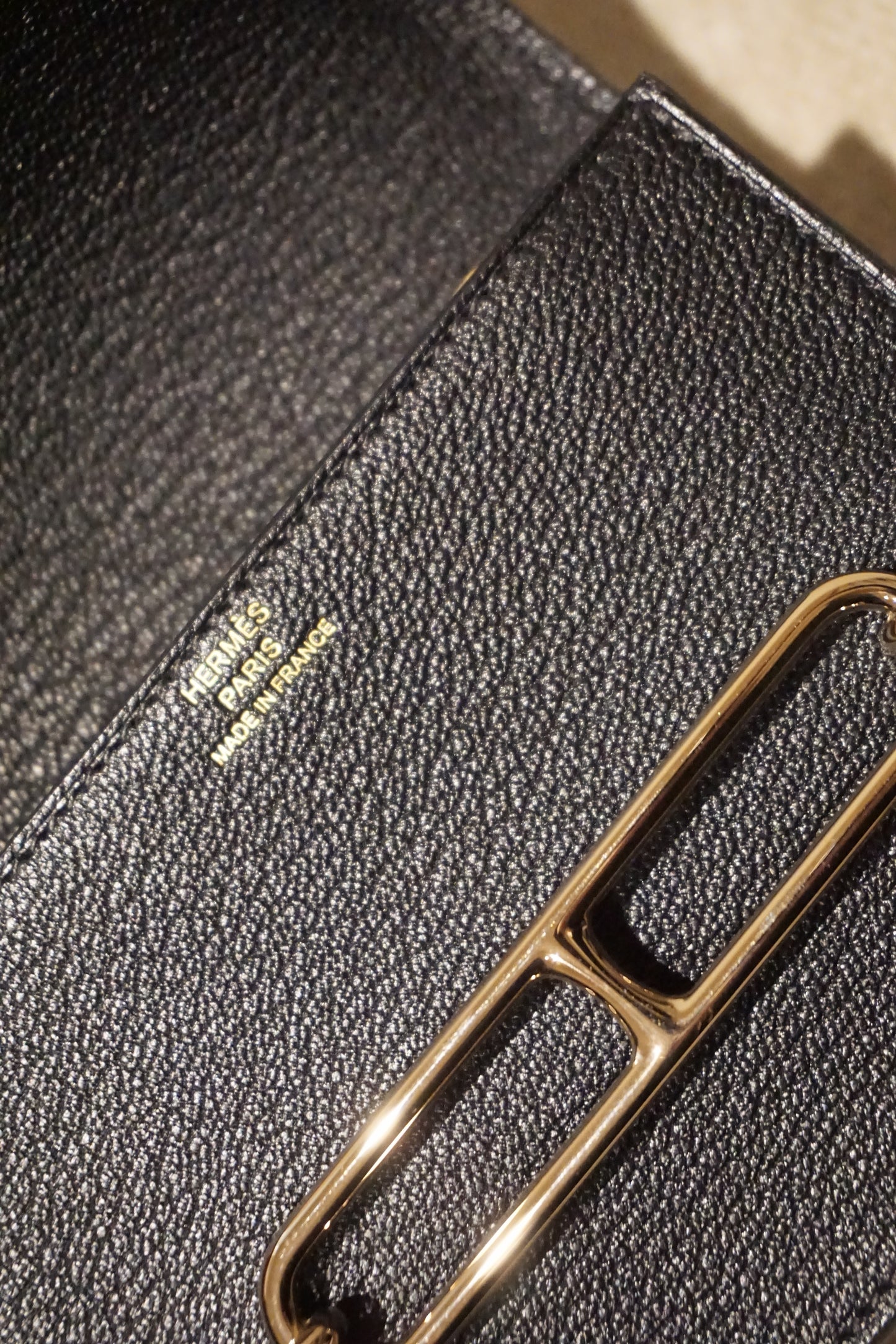 Pre-Loved 2023 Hermès Black Roulis Slim Wallet