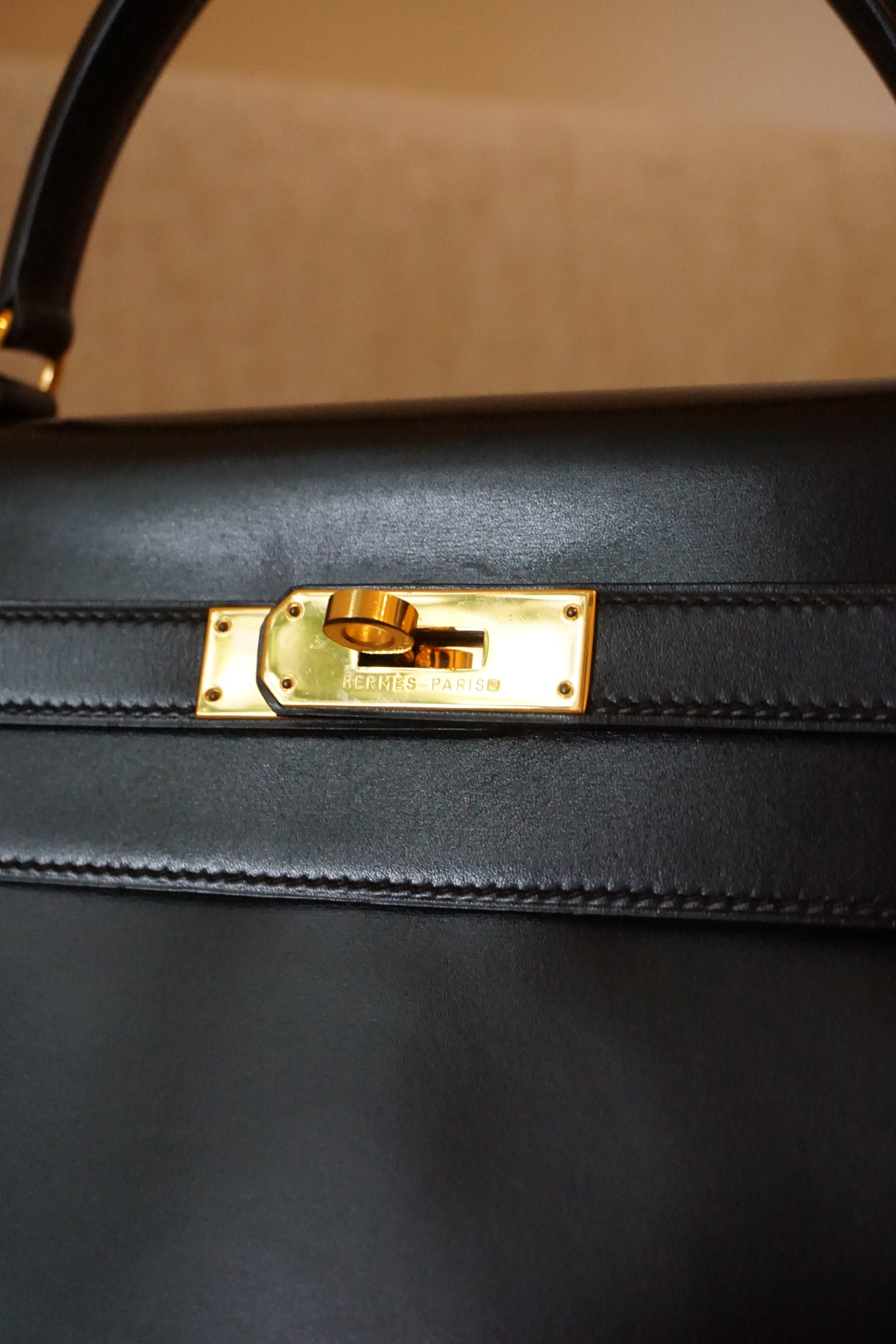 Pre-Loved Hermès Kelly 32 Black Box