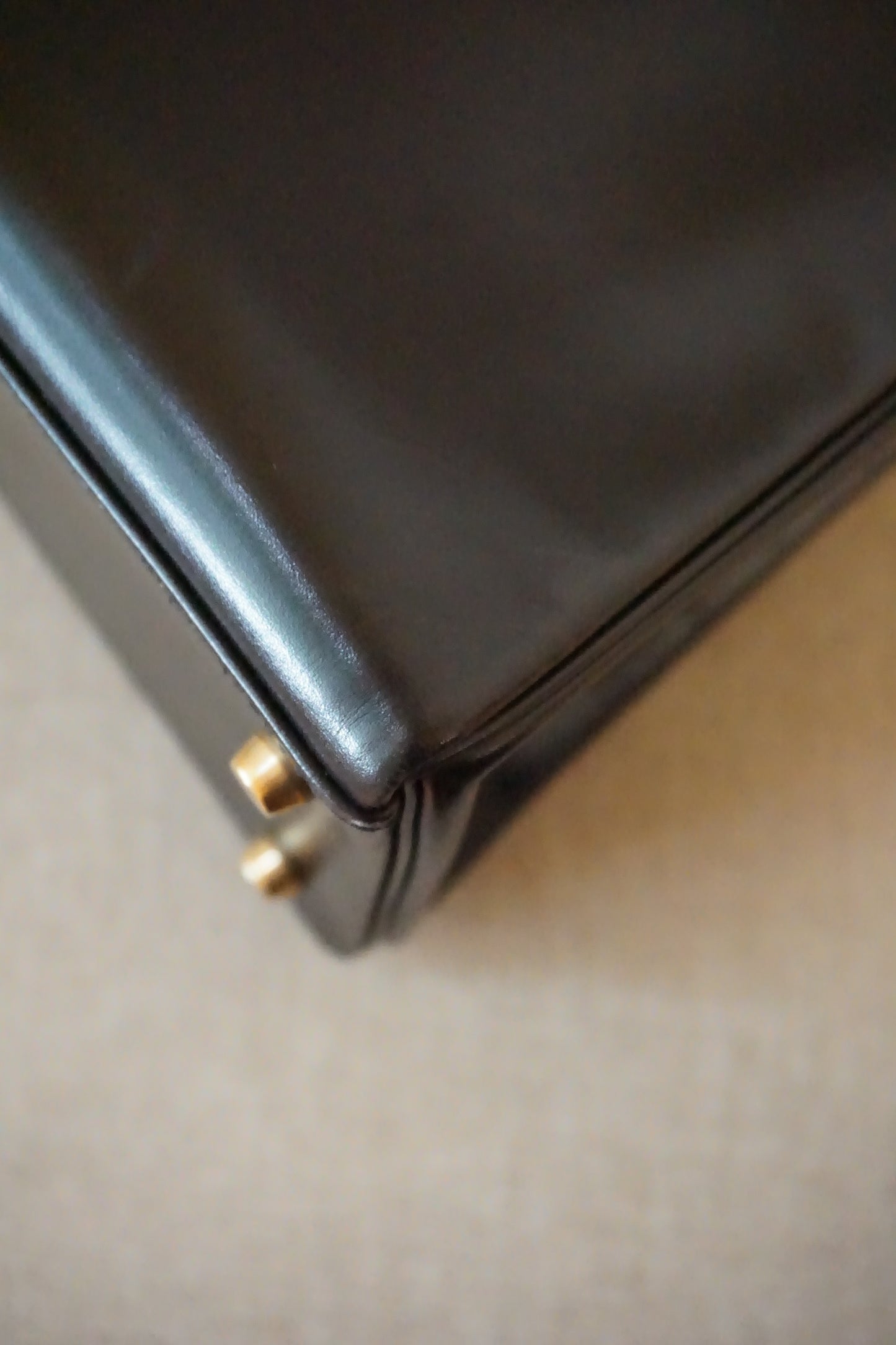 Pre-Loved Hermès Kelly 32 Black Box