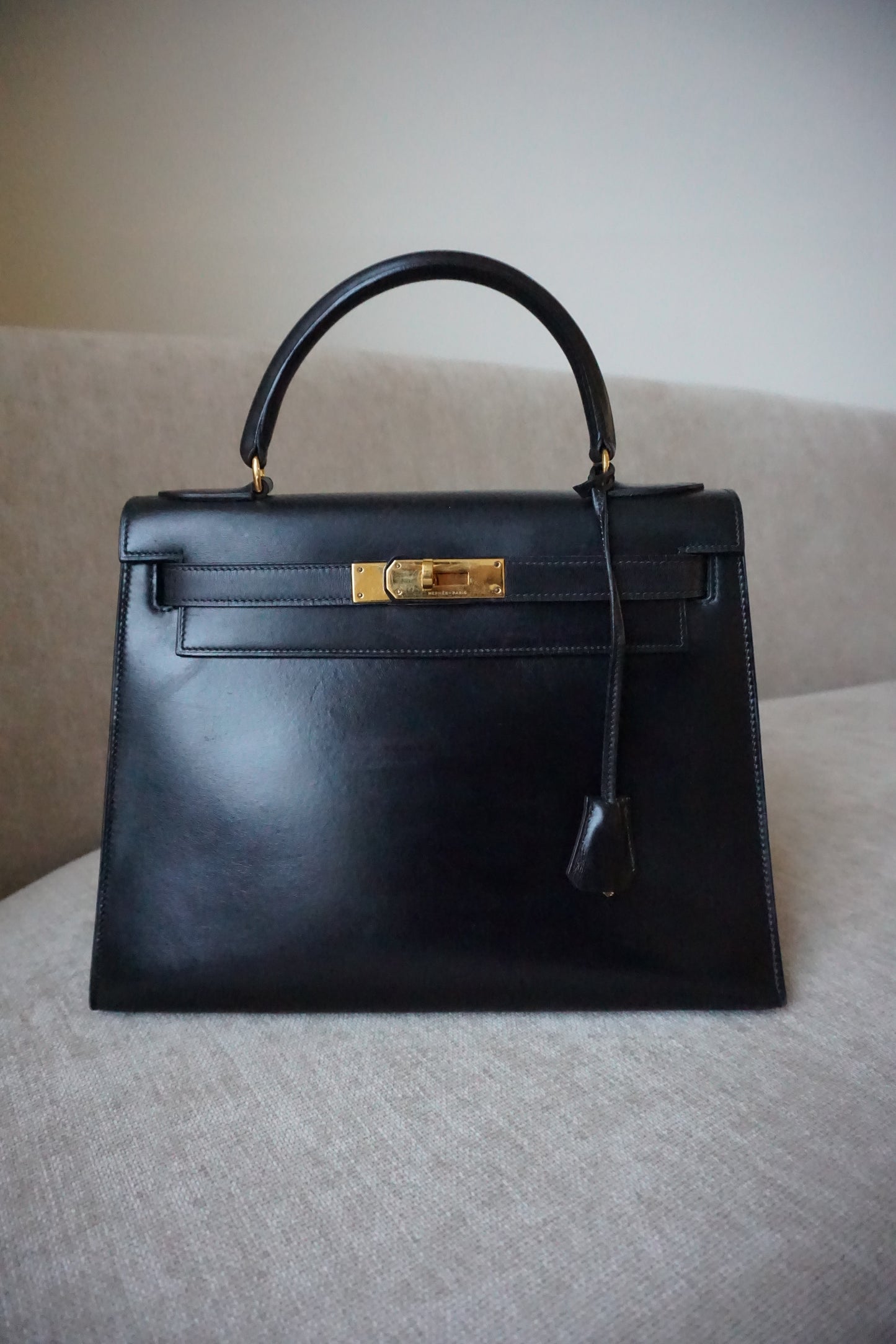 Pre-Loved Hermès Kelly 28 Black Box