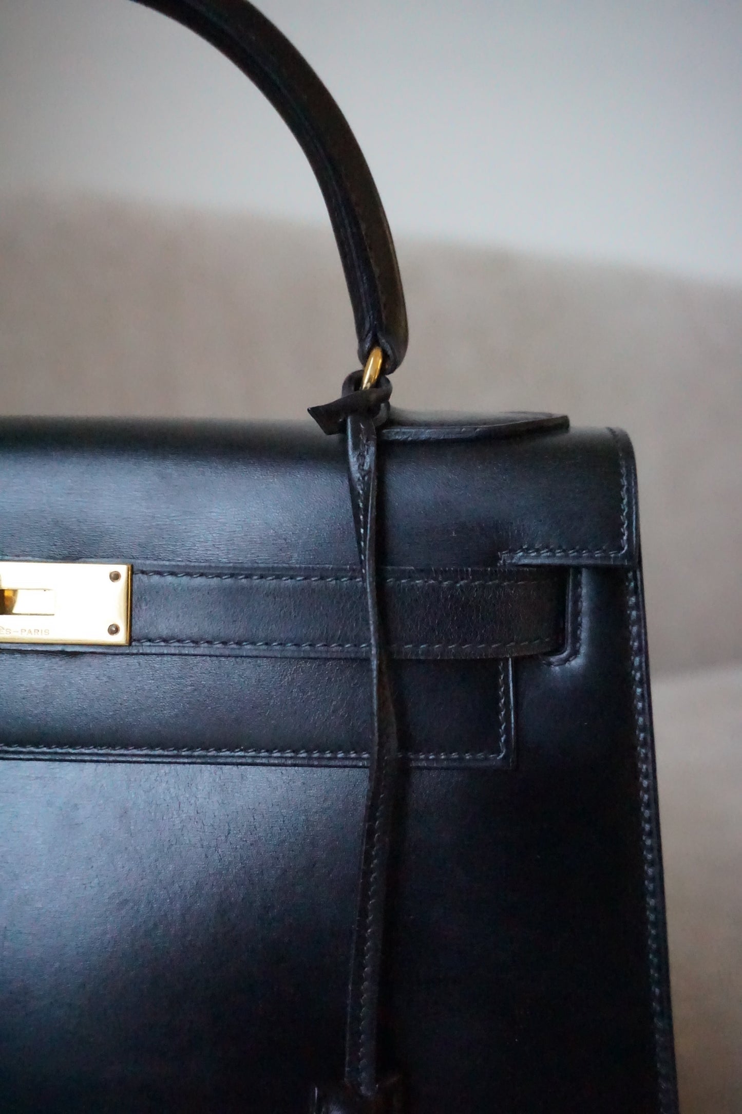 Pre-Loved Hermès Kelly 28 Black Box