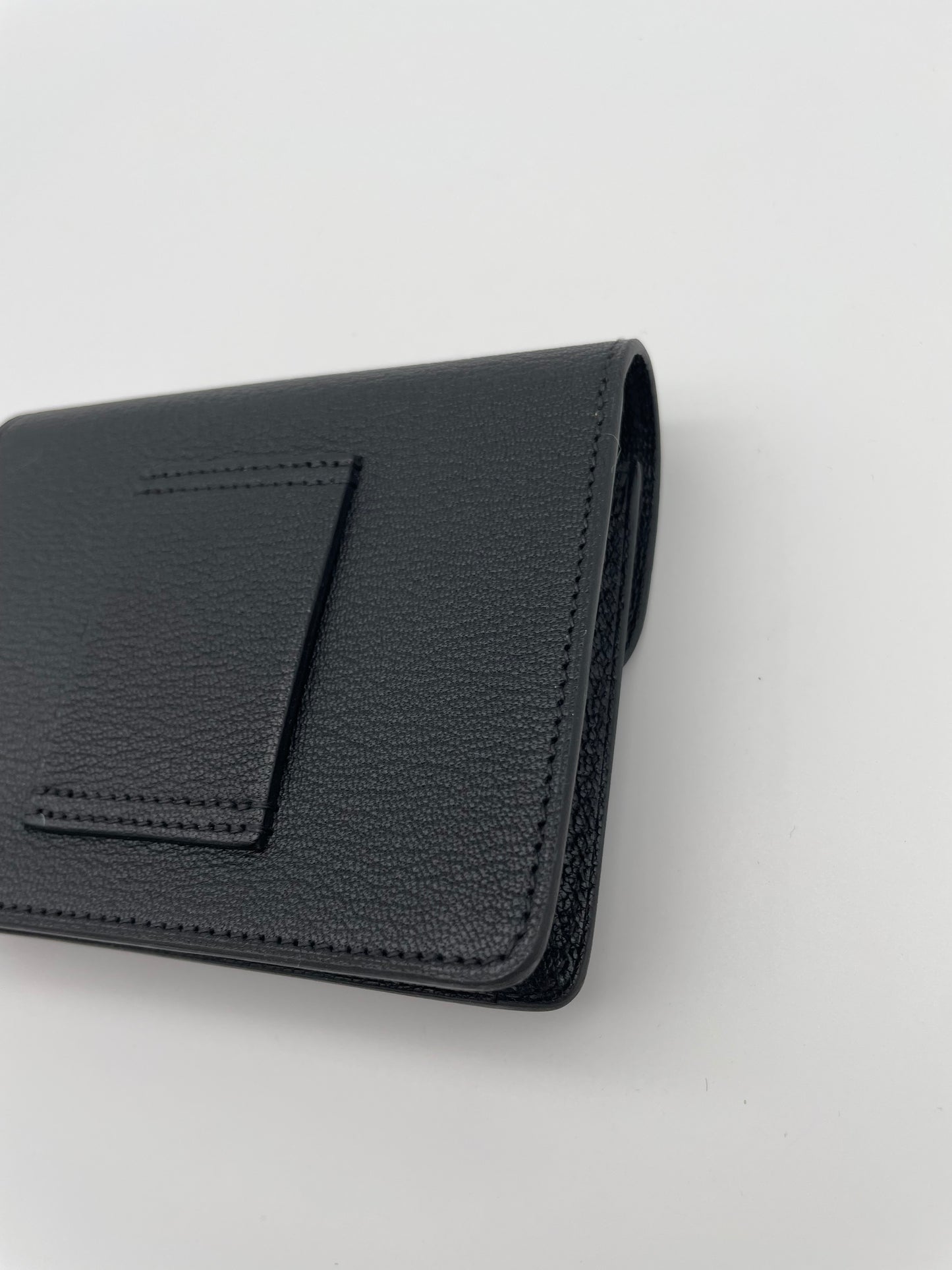 Pre-Loved 2023 Hermès Black Roulis Slim Wallet