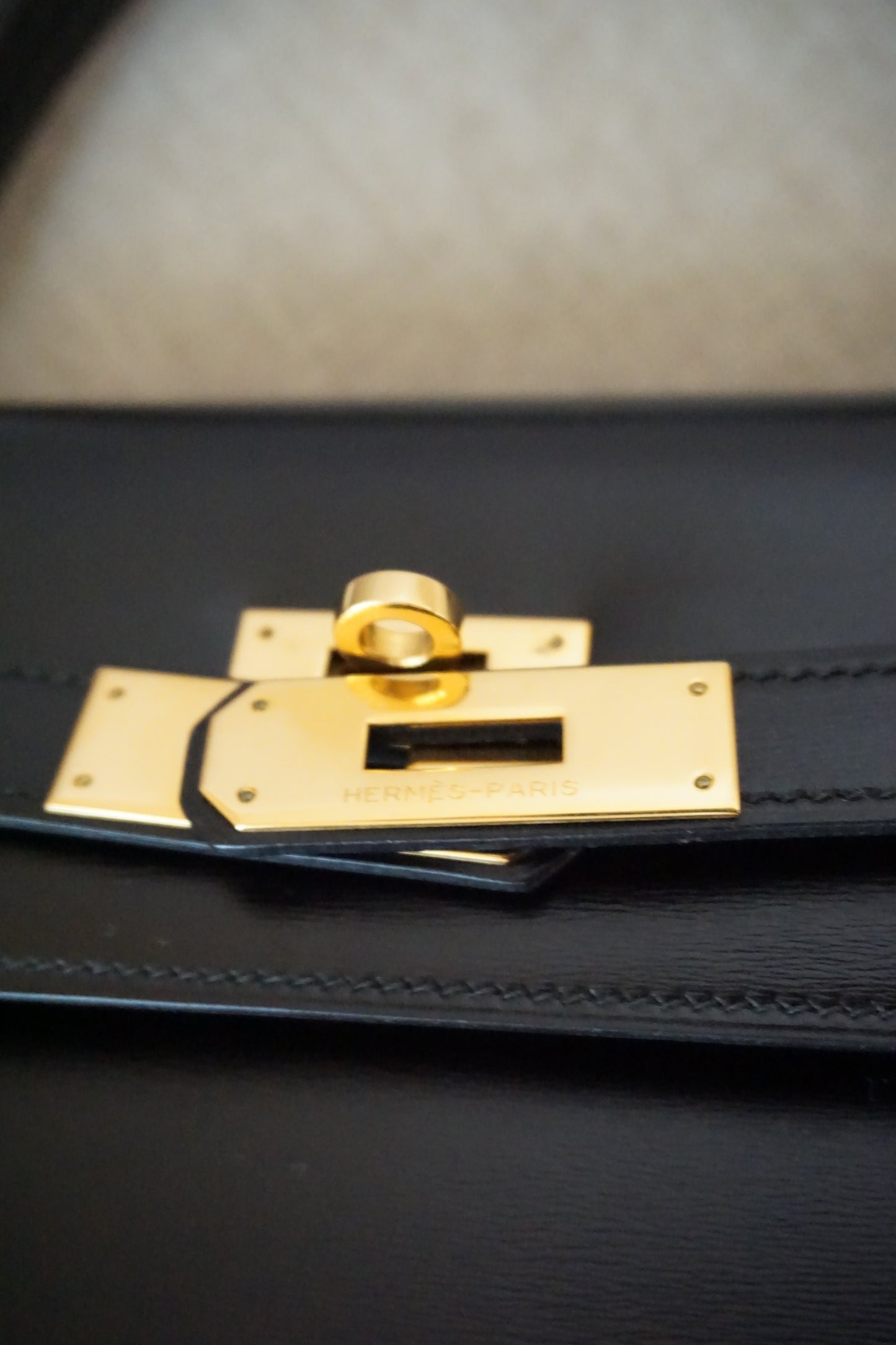 Pre-Loved Hermès Kelly 32 Black Box