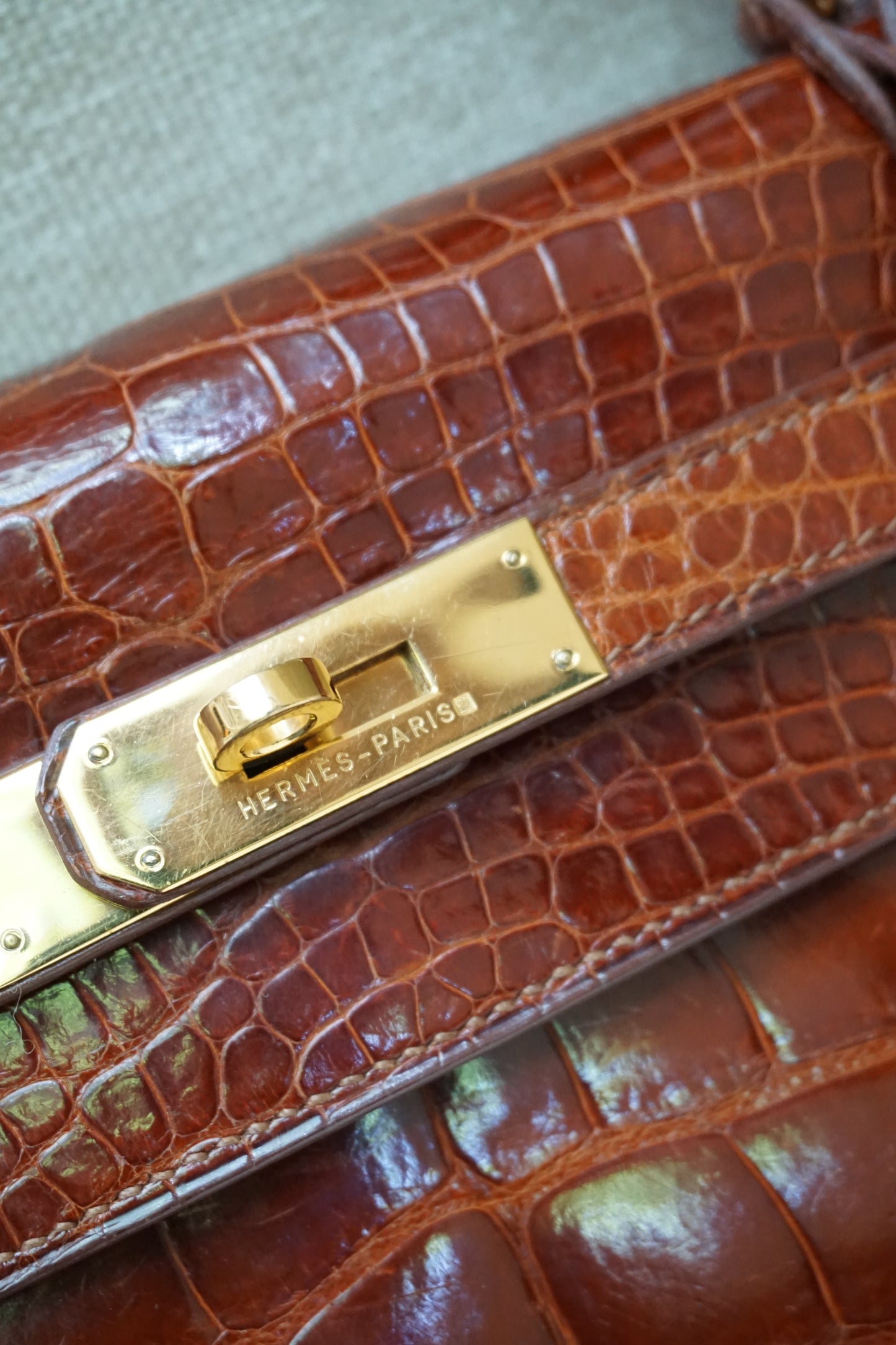 Pre-Loved Hermès Shiny Étrusque Alligator Kelly 32