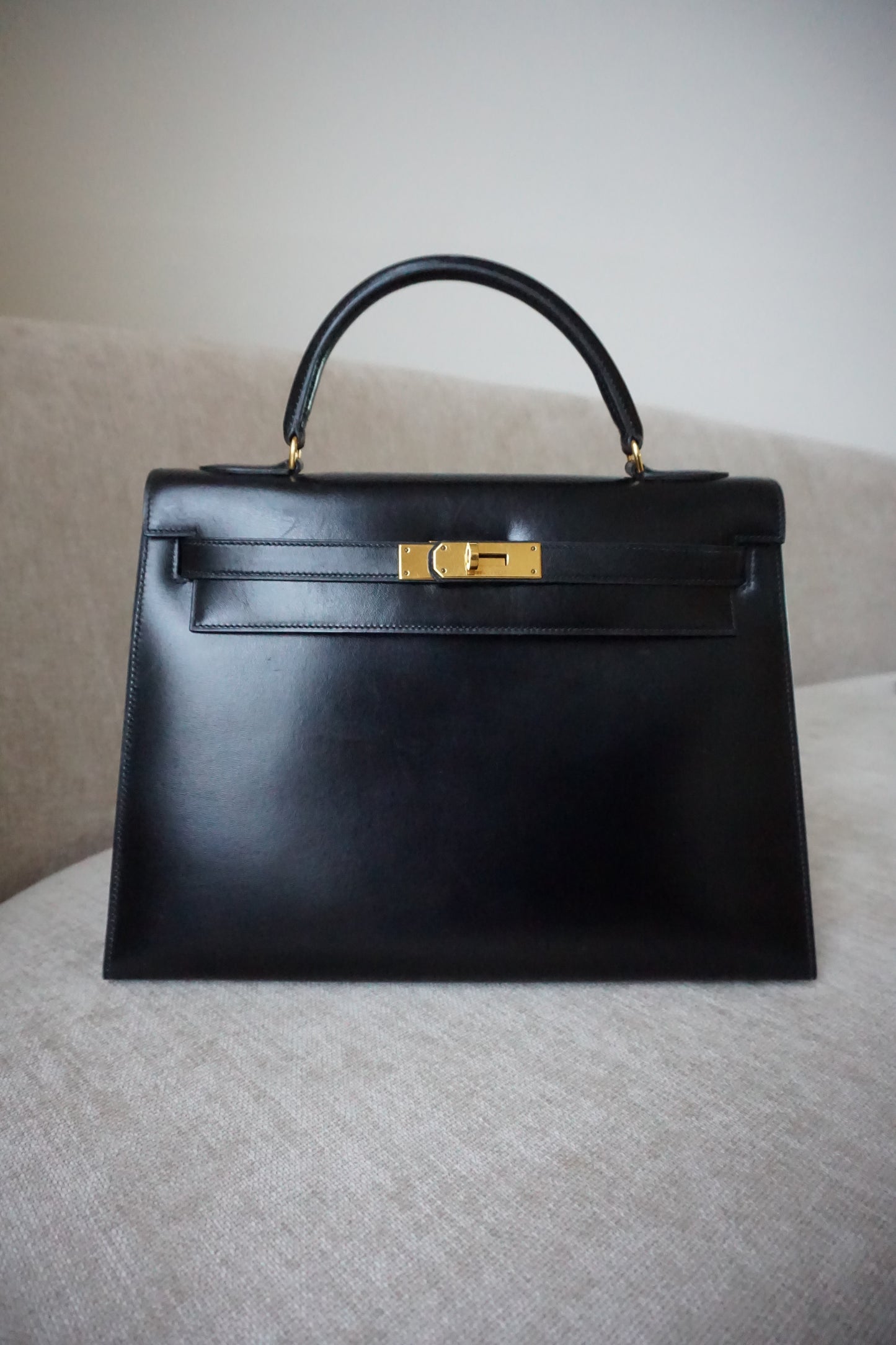 Pre-Loved Hermès Kelly 32 Black Box